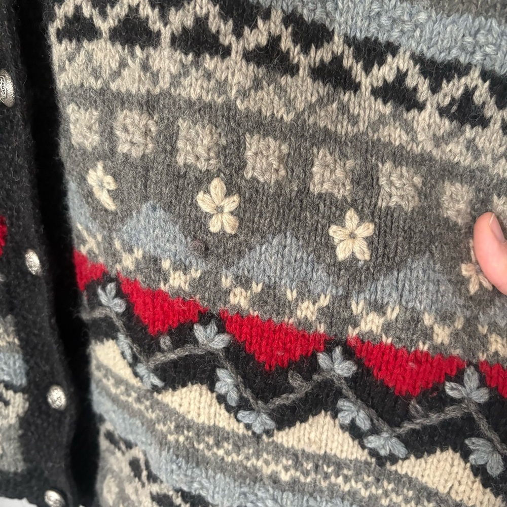 Vintage SKYR 100% Wool Nordic Floral Cardigan XL Silver Crest Buttons Cottagecor - Picture 8 of 10